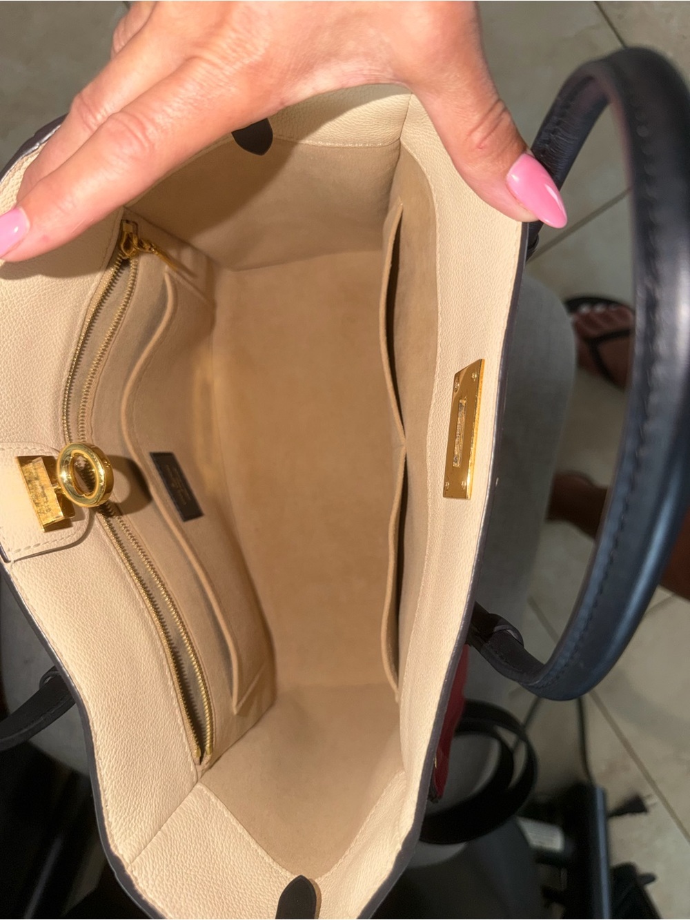 Louis Vuitton On My Side MM Bag brand New dustbag only never used ❤️🤎price final - Picture 16 of 16